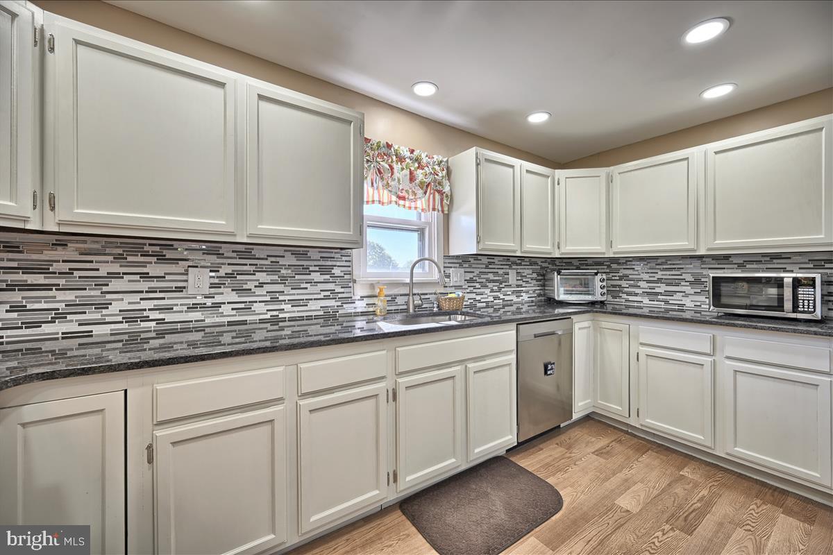 530 Mt Airy Road Lewisberry, PA 17339 - Photo 8 of 27 Newly remodeled kitchen