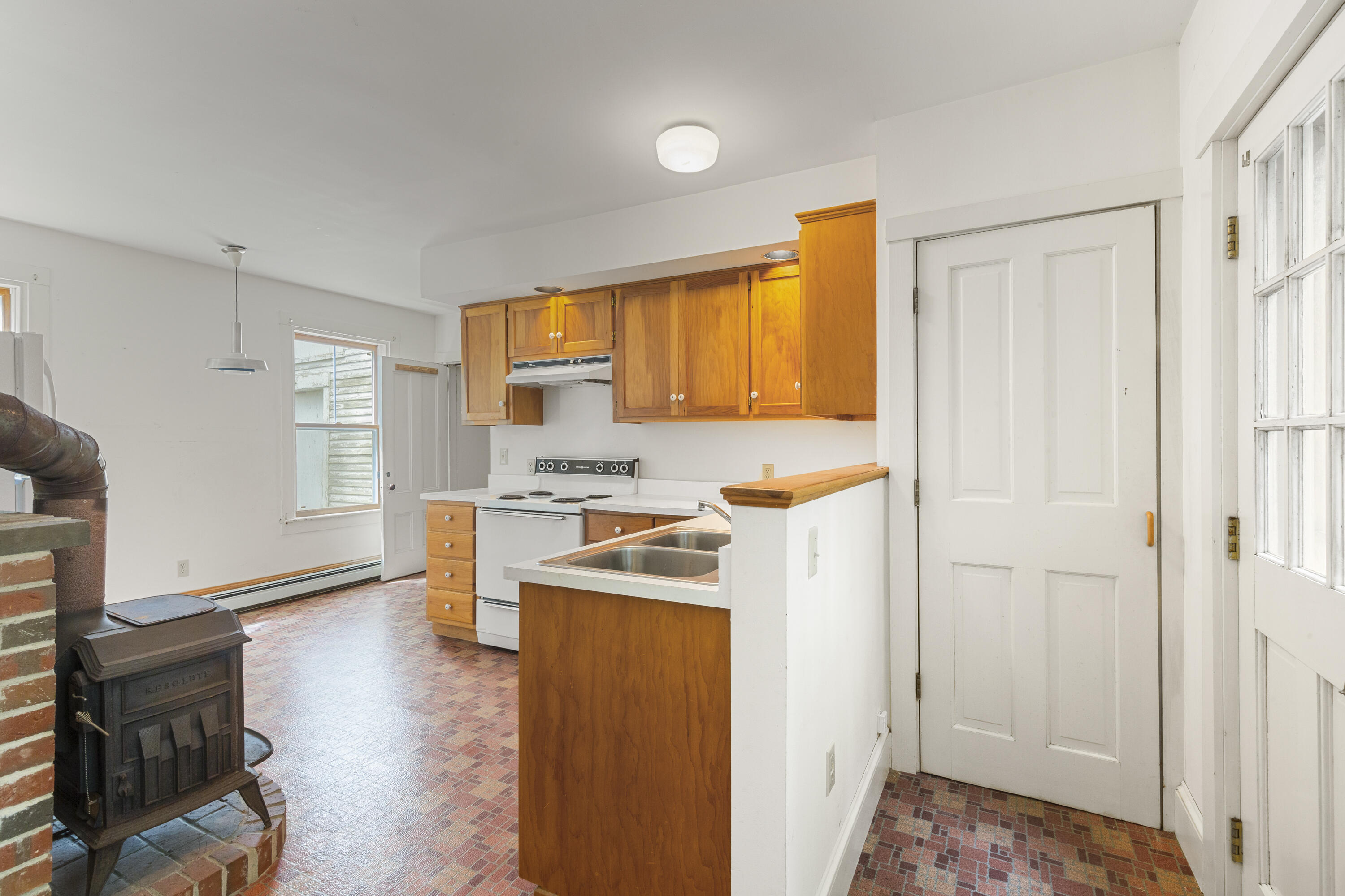 44 Pascal Avenue Rockport, ME 04856 - Photo 13 of 34 21-44PascalAv-Rockport-KS