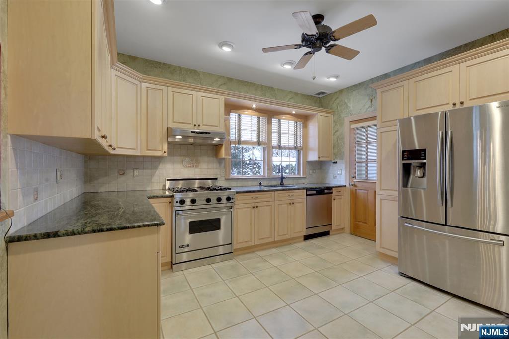 314 Knickerbocker Road Tenafly, NJ 07670 - Photo 12 of 36
