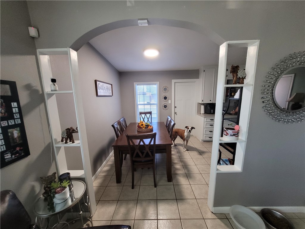 4902 Marion Circle Corpus Christi, TX 78411 - Photo 5 of 27 a view of a livingroom with furniture and window