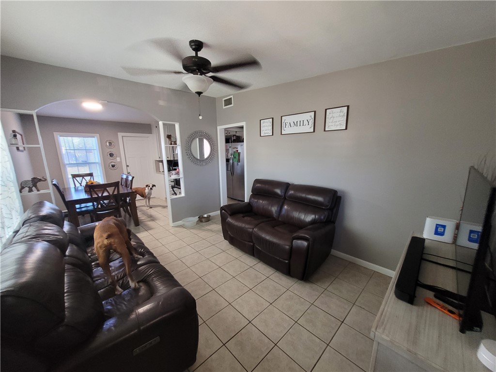 4902 Marion Circle Corpus Christi, TX 78411 - Photo 6 of 27 a living room with furniture