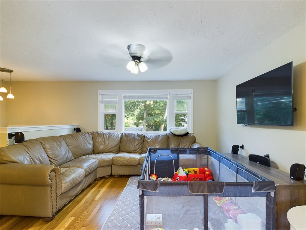 1 Makechnie Road Burlington, MA 01803 - Photo 5 of 18