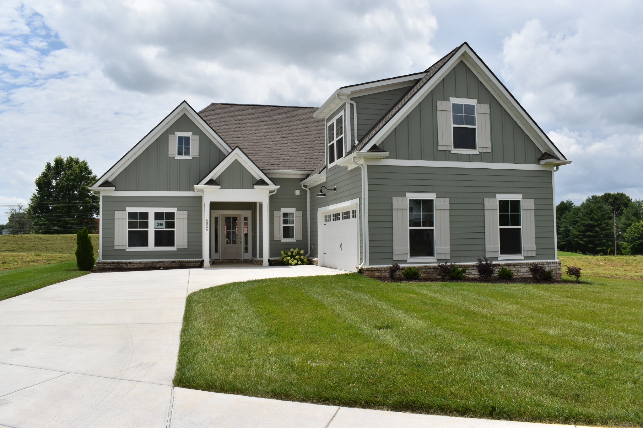 6509 Ripple Ridge Columbia, TN 38401 - Photo 2 of 29