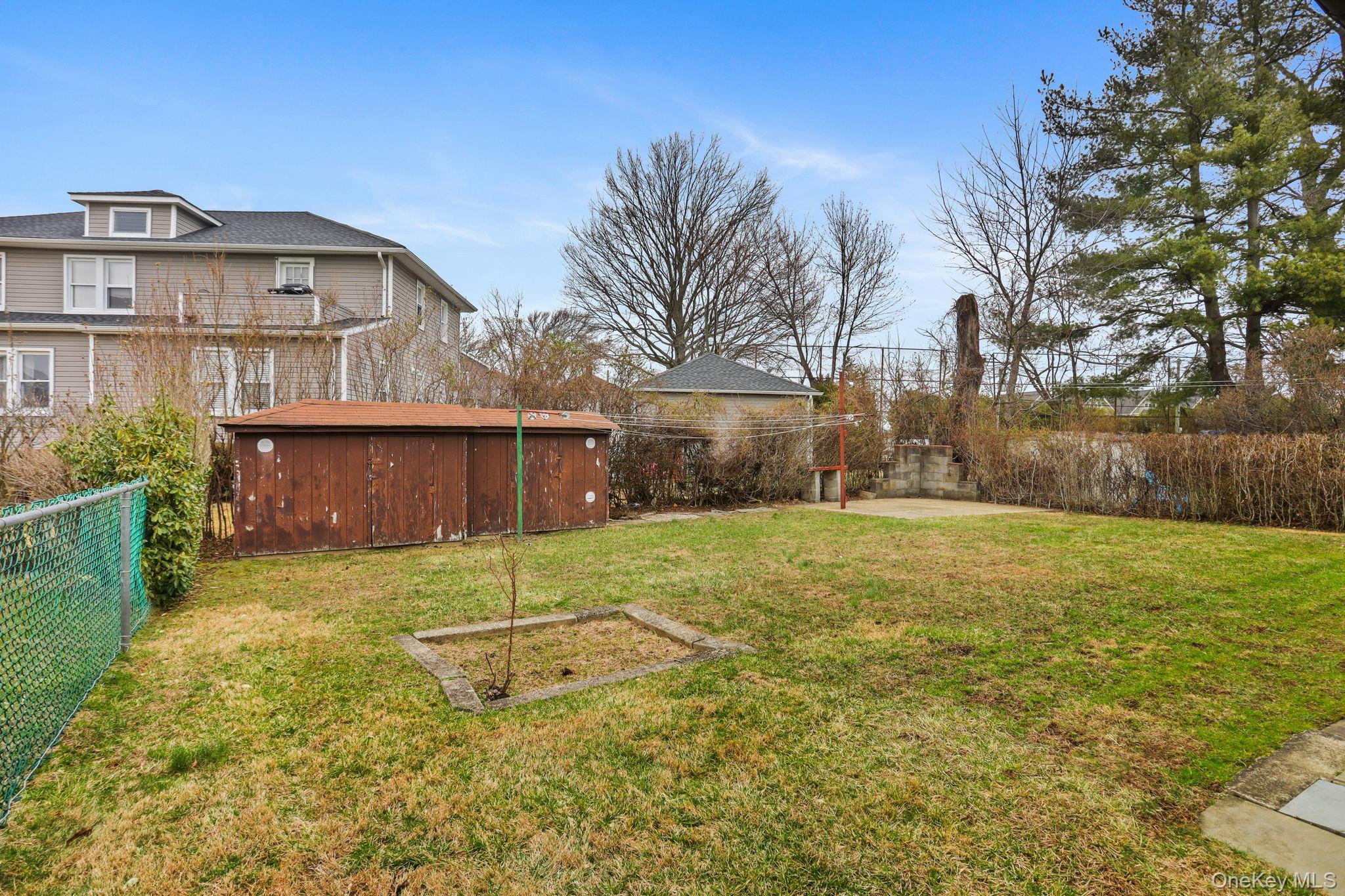 3 Hill Street New Rochelle, NY 10801 - Photo 43 of 46 a view of a backyard
