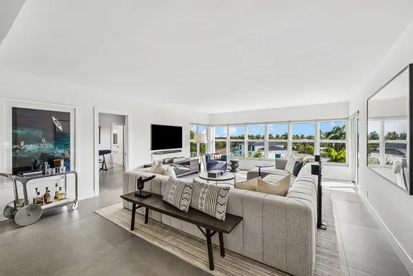$1,050,000 | 1000 Lowry Street, Unit 5D, Delray Beach, FL 33483