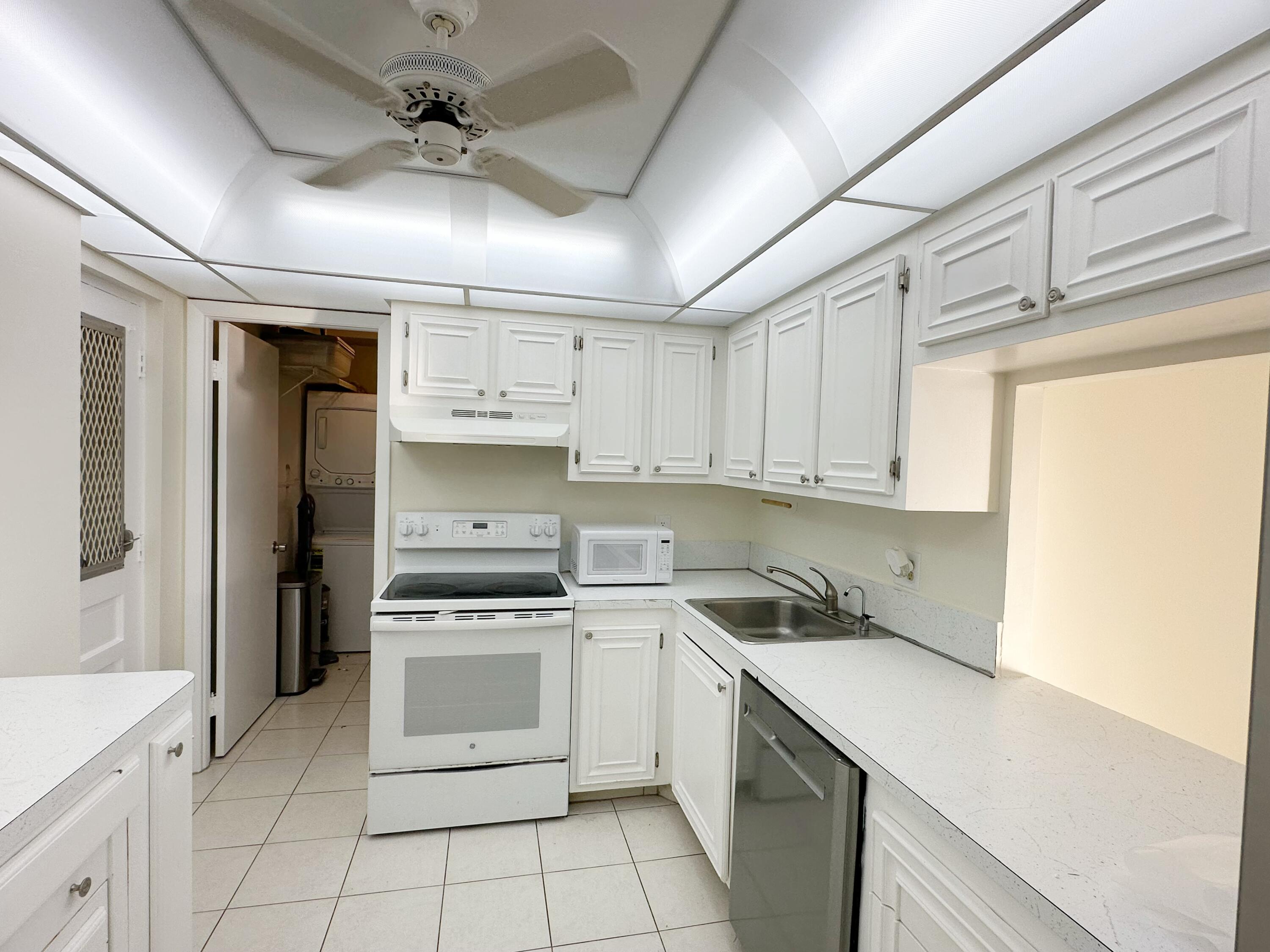 5301 Northwest 2nd Avenue, Unit 401 Boca Raton, FL 33487 - Photo 6 of 39 IMG_5427
