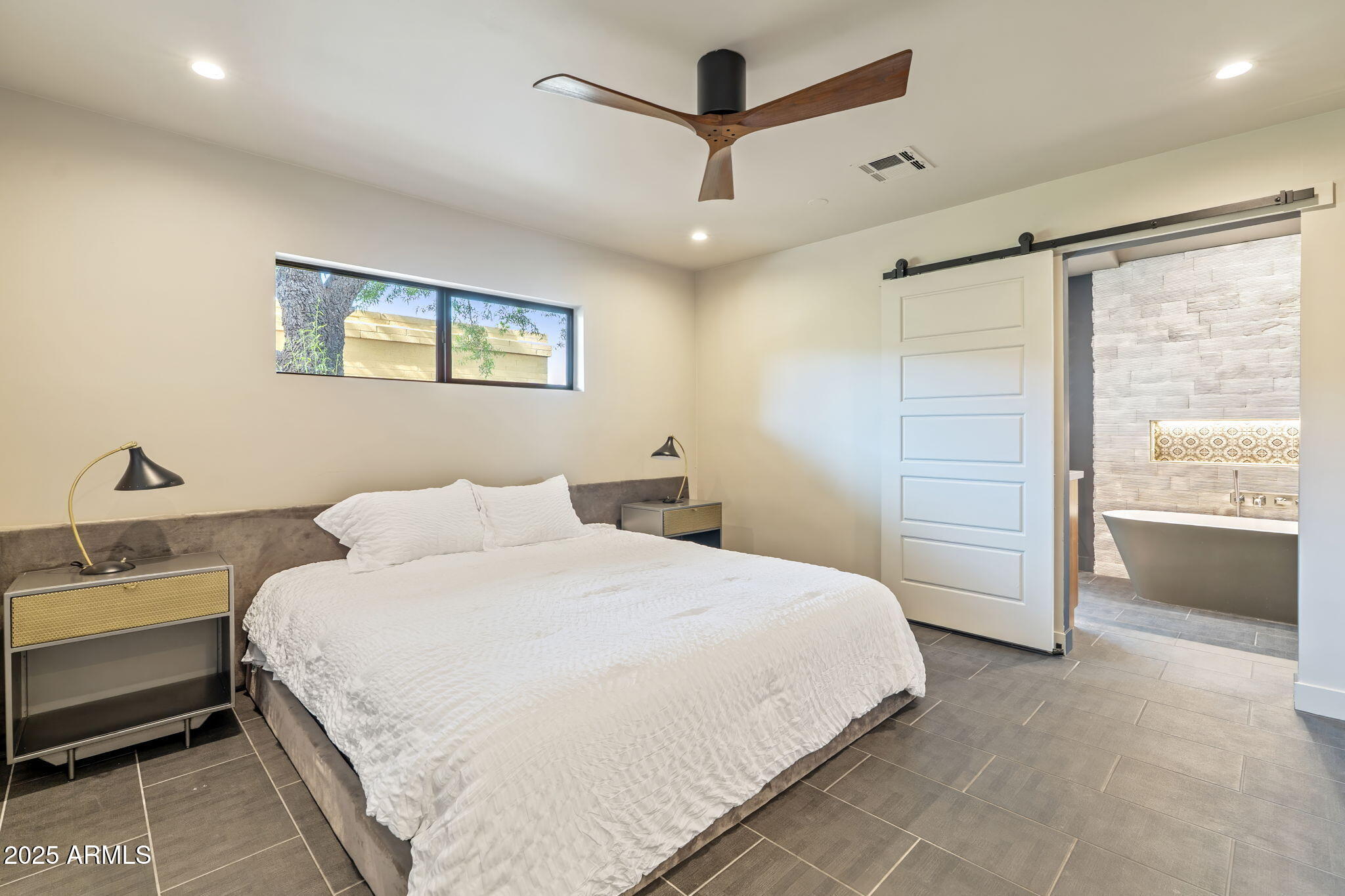 9046 North 28th Street Phoenix, AZ 85028 - Photo 13 of 38 34-web-or-mls-DSC_9034