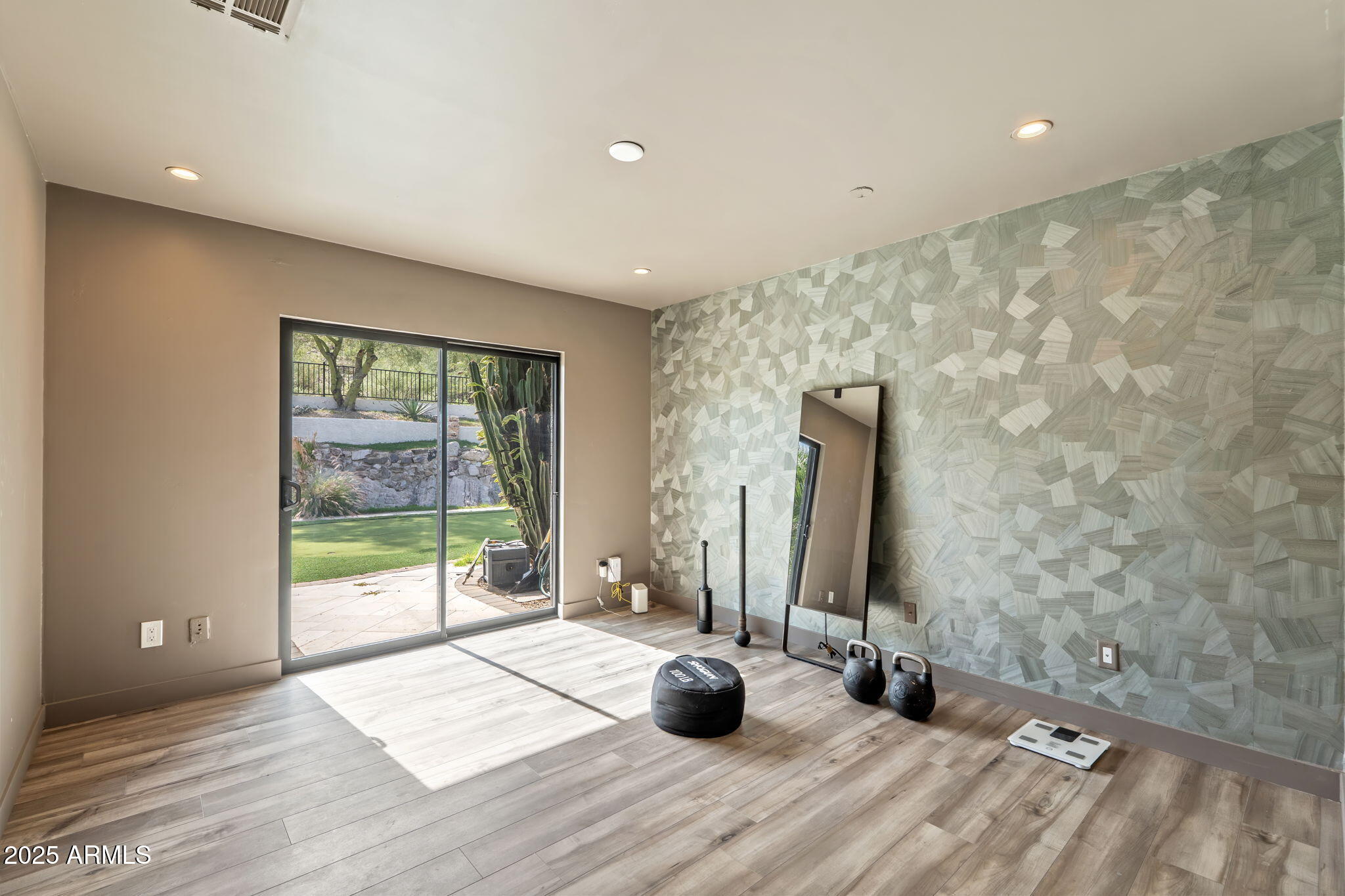 9046 North 28th Street Phoenix, AZ 85028 - Photo 27 of 38 58-web-or-mls-DSC_9058