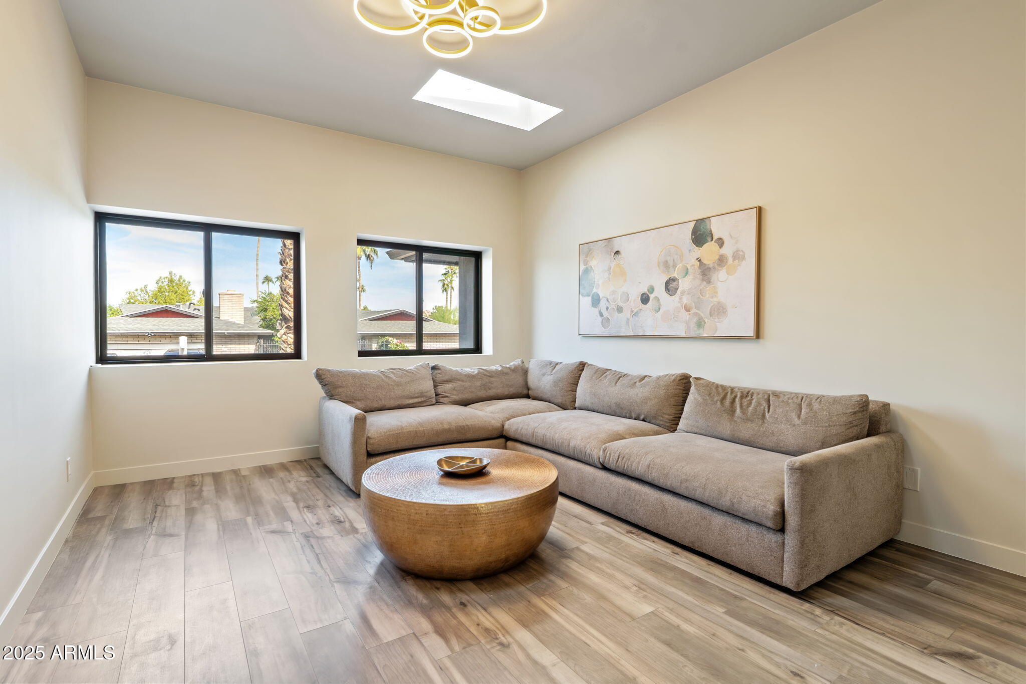 9046 North 28th Street Phoenix, AZ 85028 - Photo 2 of 38 16-web-or-mls-DSC_9016