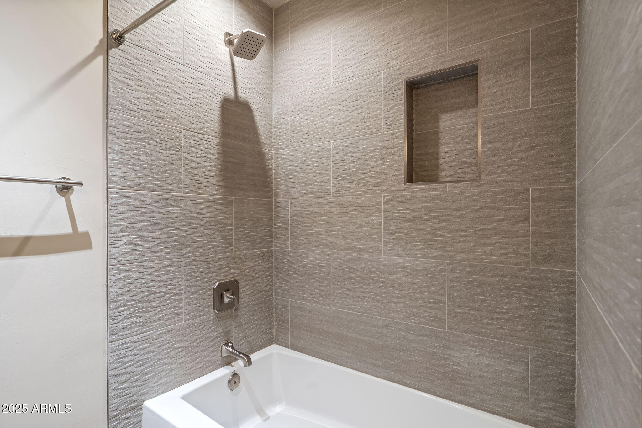 9046 North 28th Street Phoenix, AZ 85028 - Photo 30 of 38 61-web-or-mls-DSC_9061