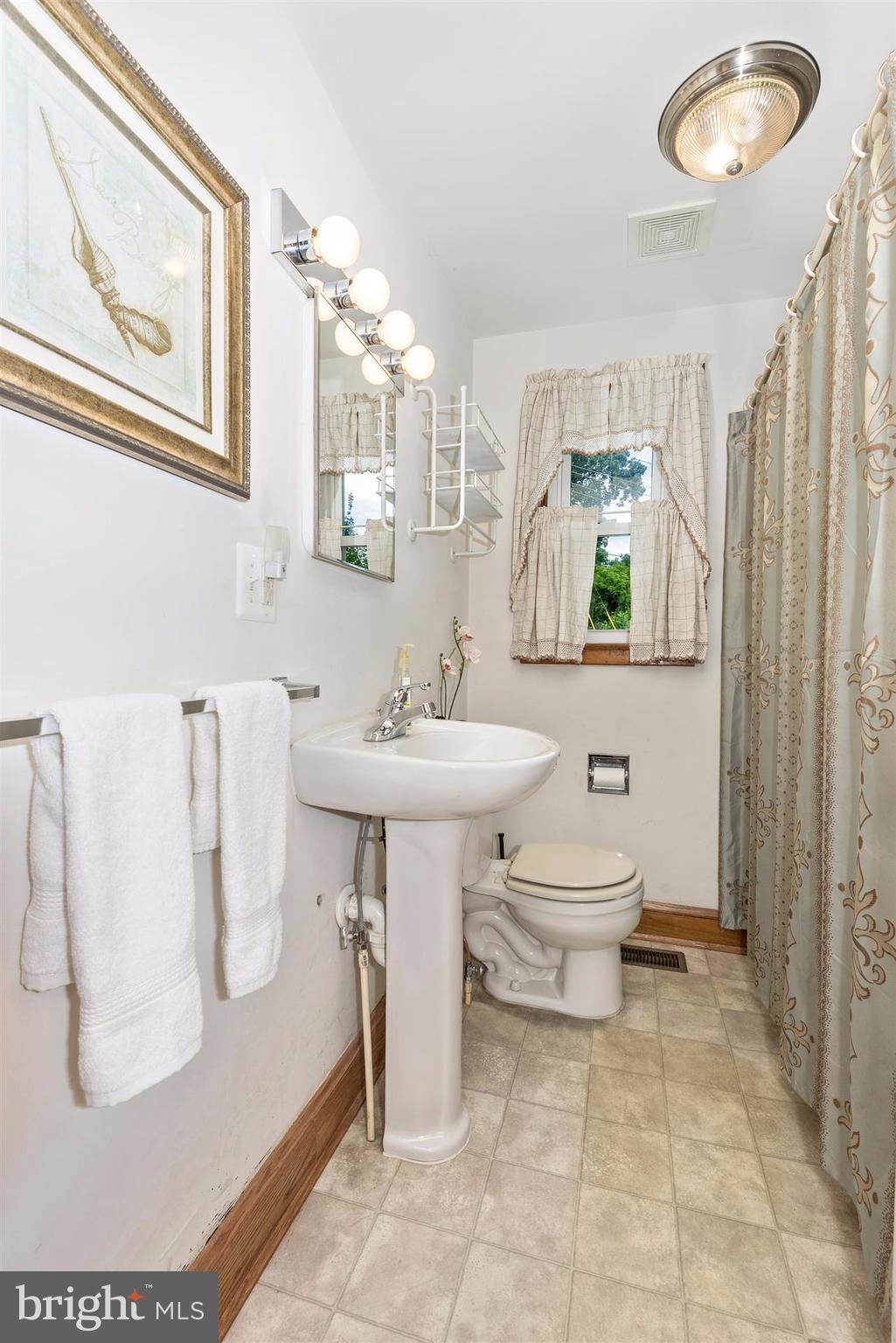 6920 Kellys Store Road Thurmont, MD 21788 - Photo 18 of 30 Bath