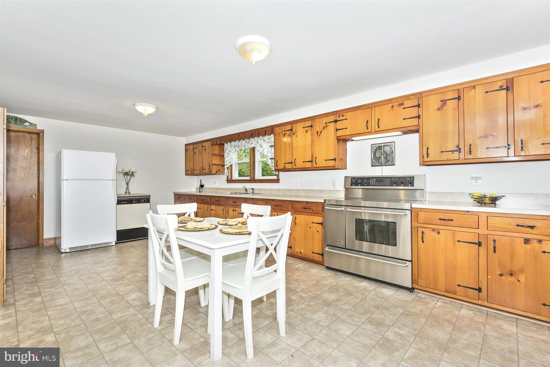 6920 Kellys Store Road Thurmont, MD 21788 - Photo 8 of 30 Kitchen