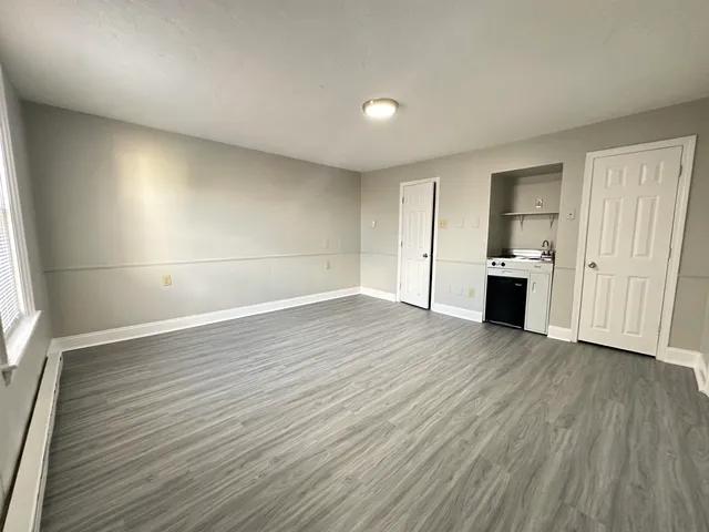 $1,300 | 14 Amory Street, Unit 1, Nashua, NH 03060