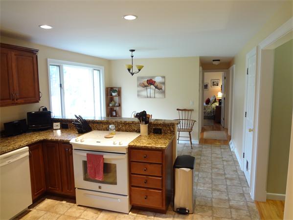 466 Gooseberry Road West Springfield, MA 01089 - Photo 11 of 26 Gallery Image 11