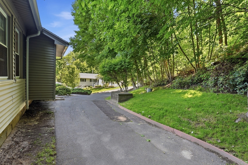 114 Field Street West Springfield, MA 01089 - Photo 29 of 41