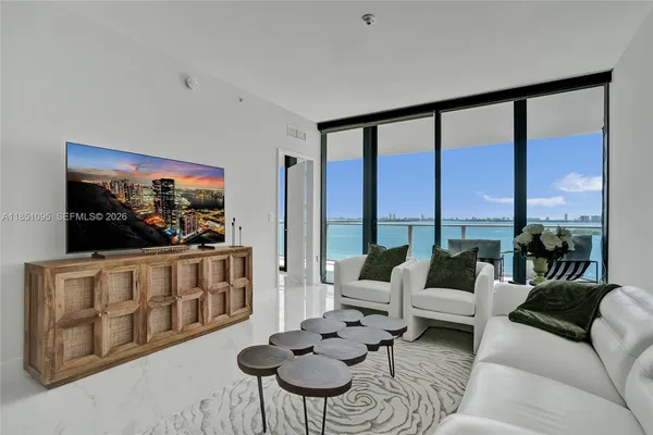 $2,100,000 | 700 Northeast 24th Street, Unit 806, Miami, FL 33137