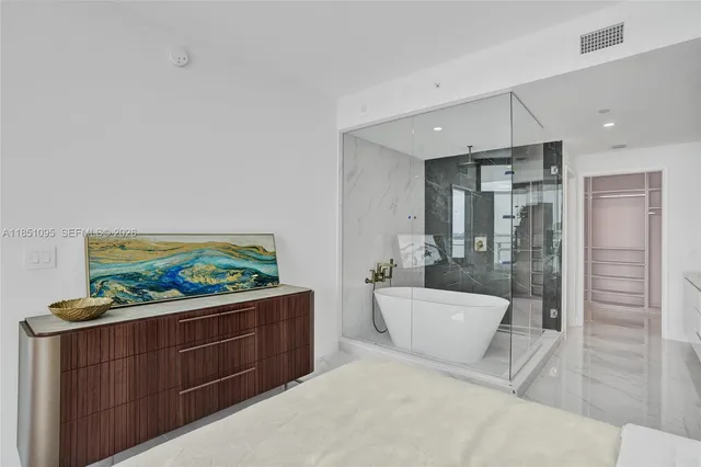 $2,100,000 | 700 Northeast 24th Street, Unit 806, Miami, FL 33137