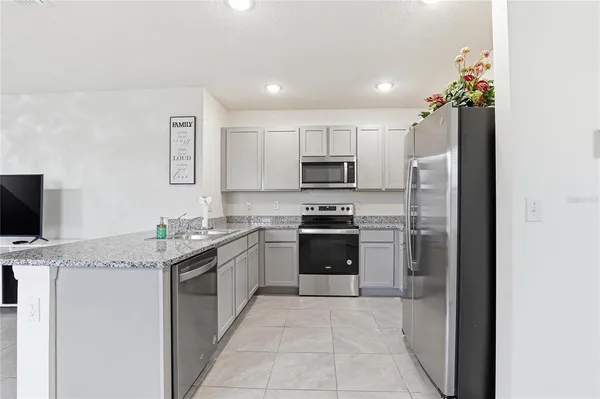 $2,600 | 2839 Maiden Grass Isle, Wesley Chapel, FL 33545