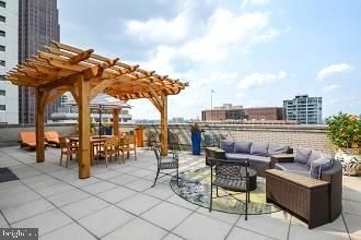 $258,000 | 1600-18 Arch Street, Unit 904, Philadelphia, PA 19103