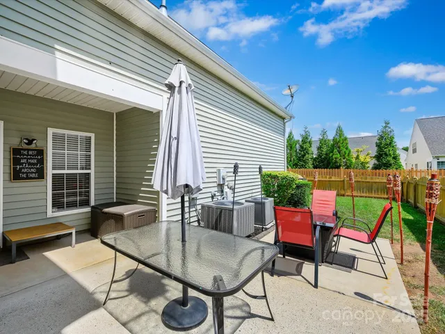 a view of a house with a outdoor space