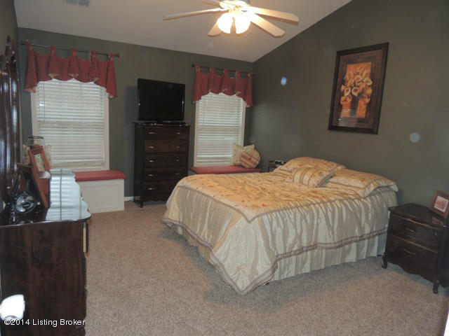 7206 Quindero Run Road Louisville, KY 40228 - Photo 10 of 21 Master bedroom
