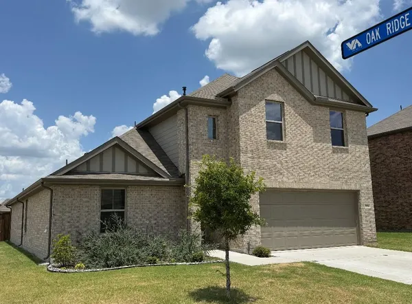 $389,900 | 556 Hickory Rdg Drive, Van Alstyne, TX 75495