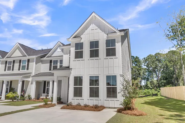 $311,113 | 725 Alma Square Drive, Moncks Corner, SC 29461