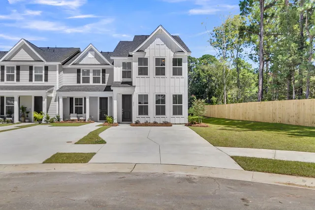 $311,113 | 725 Alma Square Drive, Moncks Corner, SC 29461
