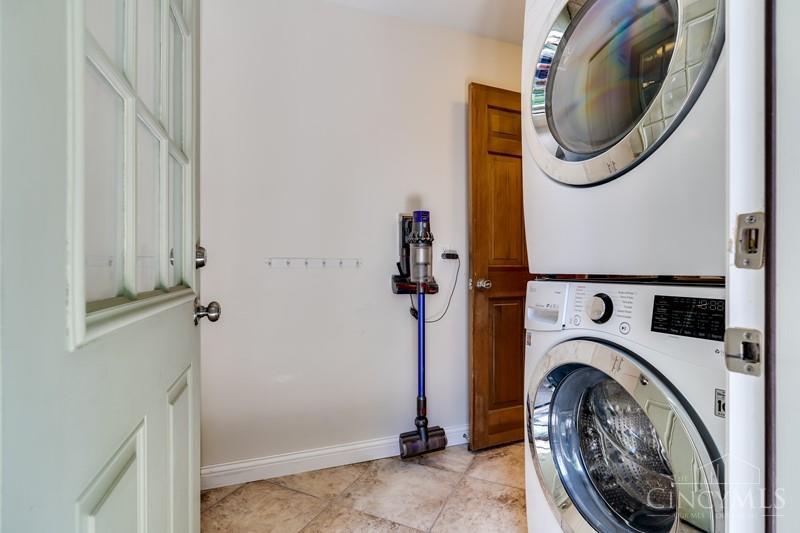 9207 Old Coach Road Cincinnati, OH 45249 - Photo 23 of 41