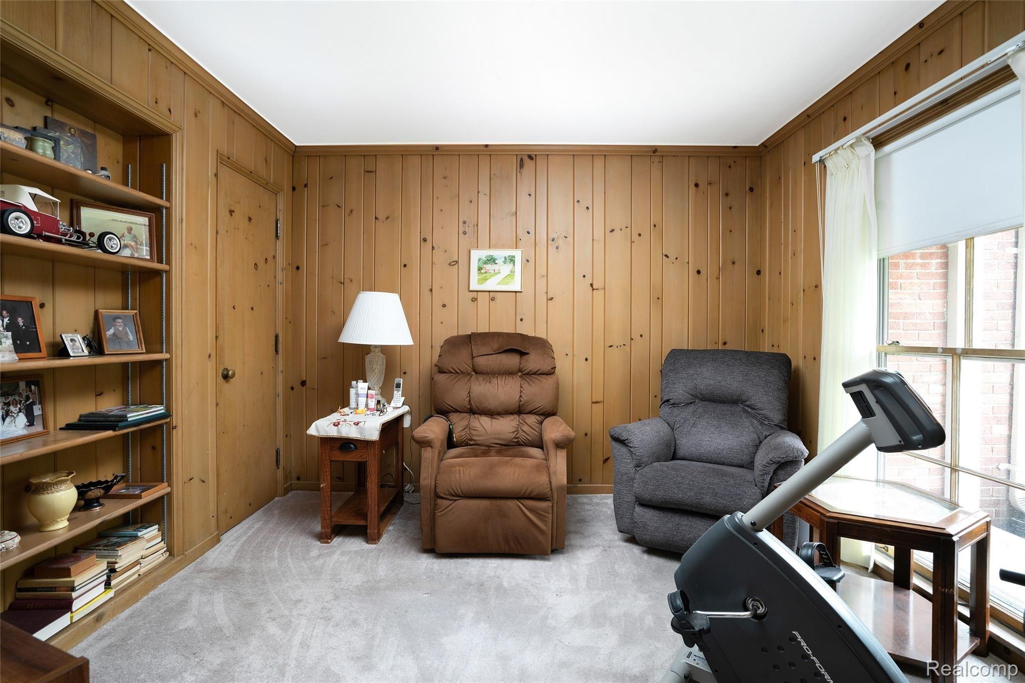 997 North Renaud Road Grosse Pointe, MI 48236 - Photo 13 of 32 13.jpg