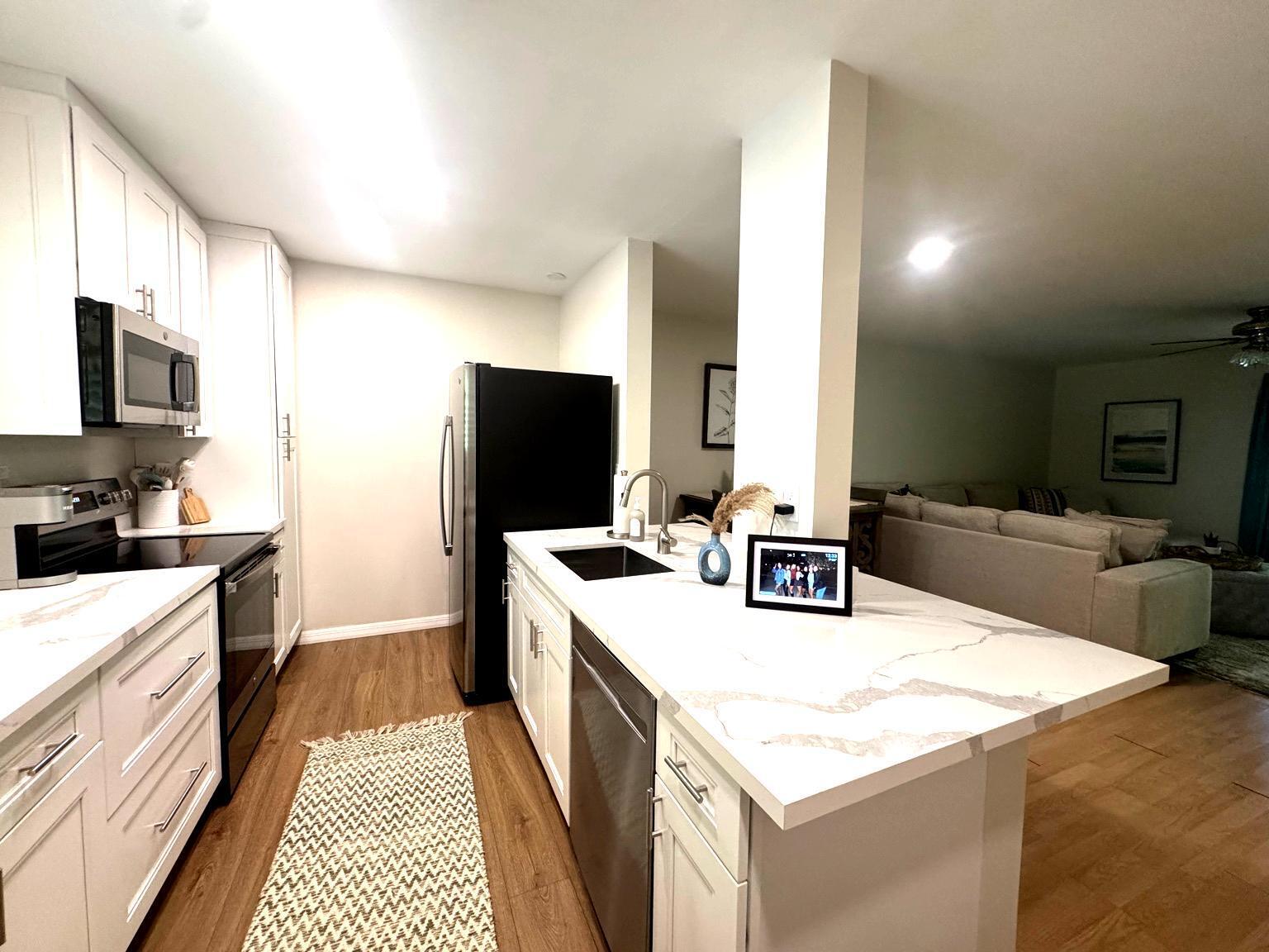 900 Southwest 9th St Circle, Unit 206 Boca Raton, FL 33486 - Photo 2 of 27 OPEN TO LR