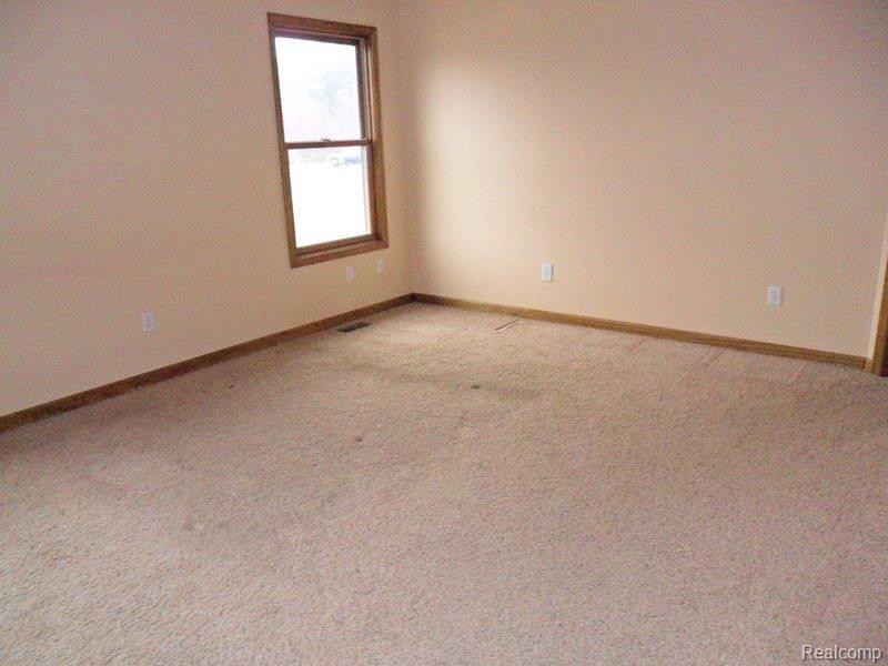 37362 Willow Road New Boston, MI 48164 - Photo 4 of 7 SAM_1471