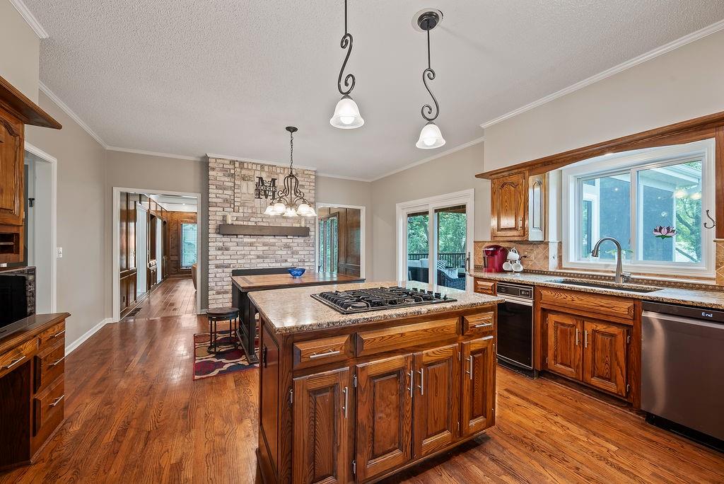 12304 Nieman Road Overland Park, KS 66213 - Photo 4 of 30