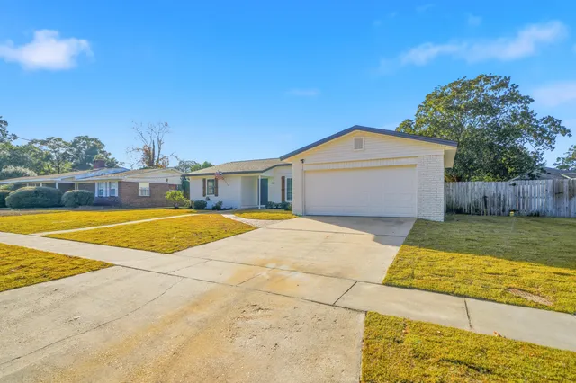 $425,900 | 258 Briarwood Circle Northwest, Fort Walton Beach, FL 32548