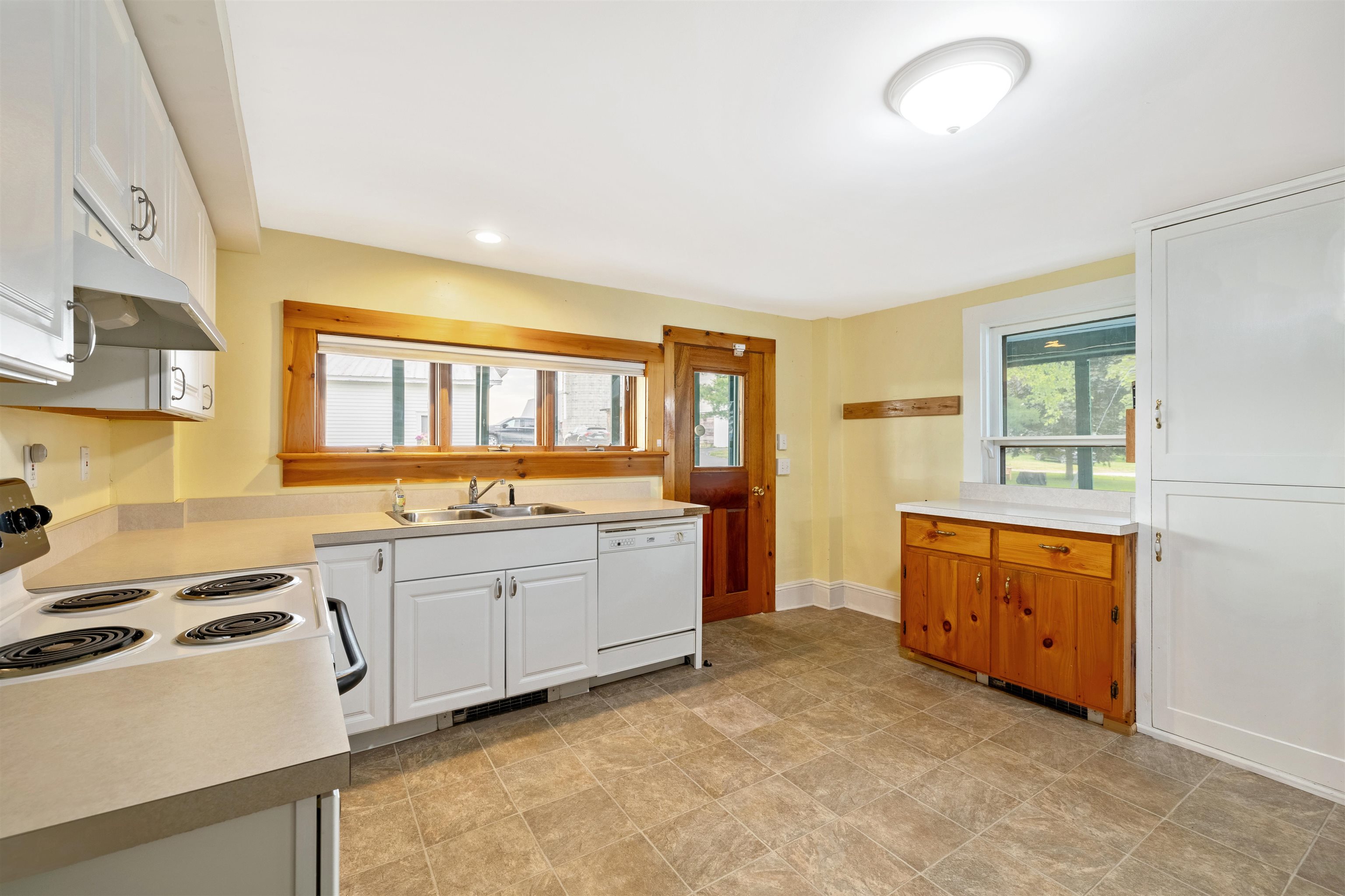 860 Hathaway Point Road St. Albans Town, VT 05488 - Photo 17 of 39 Gallery Image 17