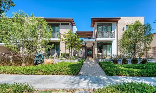 $3,050 | 125 Hurlbut Street, Unit 203, Pasadena, CA 91105