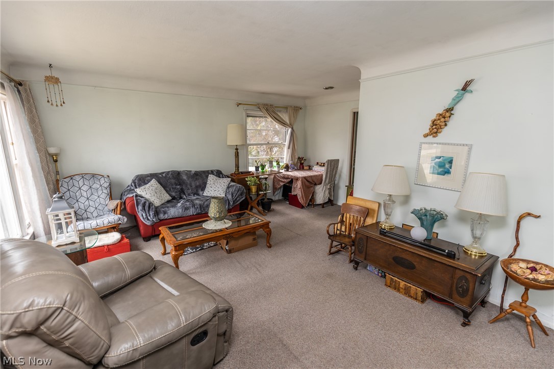 656 Dickerson Road Willowick, OH 44095 - Photo 2 of 7 Gallery Image 2