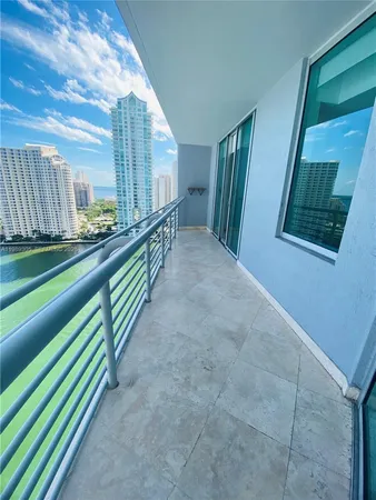$4,700 | 325 South Biscayne Boulevard, Unit 2126, Miami, FL 33131