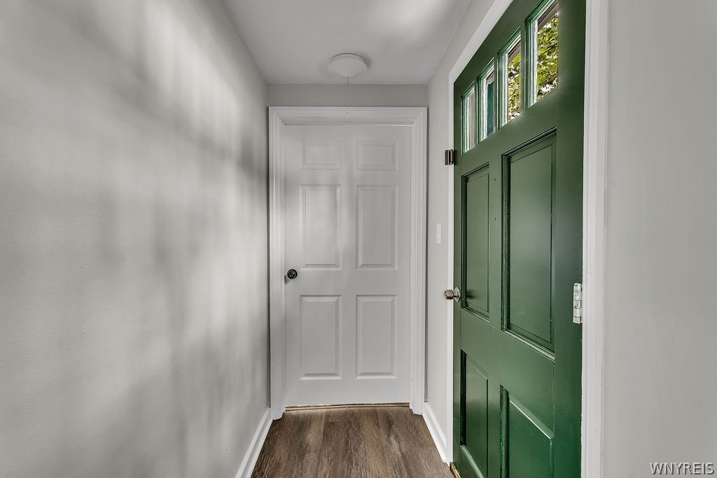 981 Beach Road Cheektowaga, NY 14225 - Photo 5 of 50 Gallery Image 5