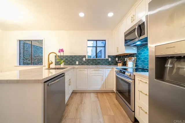 $3,000 | 2136 Oceanside Boulevard, Oceanside, CA 92054