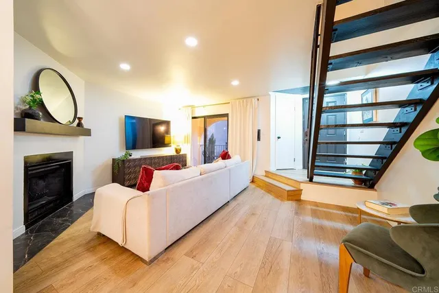 $3,000 | 2136 Oceanside Boulevard, Oceanside, CA 92054