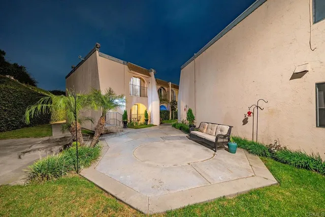 $3,000 | 2136 Oceanside Boulevard, Oceanside, CA 92054