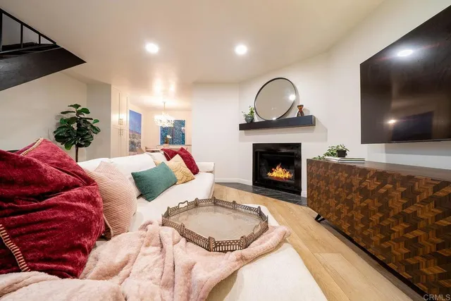 $3,000 | 2136 Oceanside Boulevard, Oceanside, CA 92054