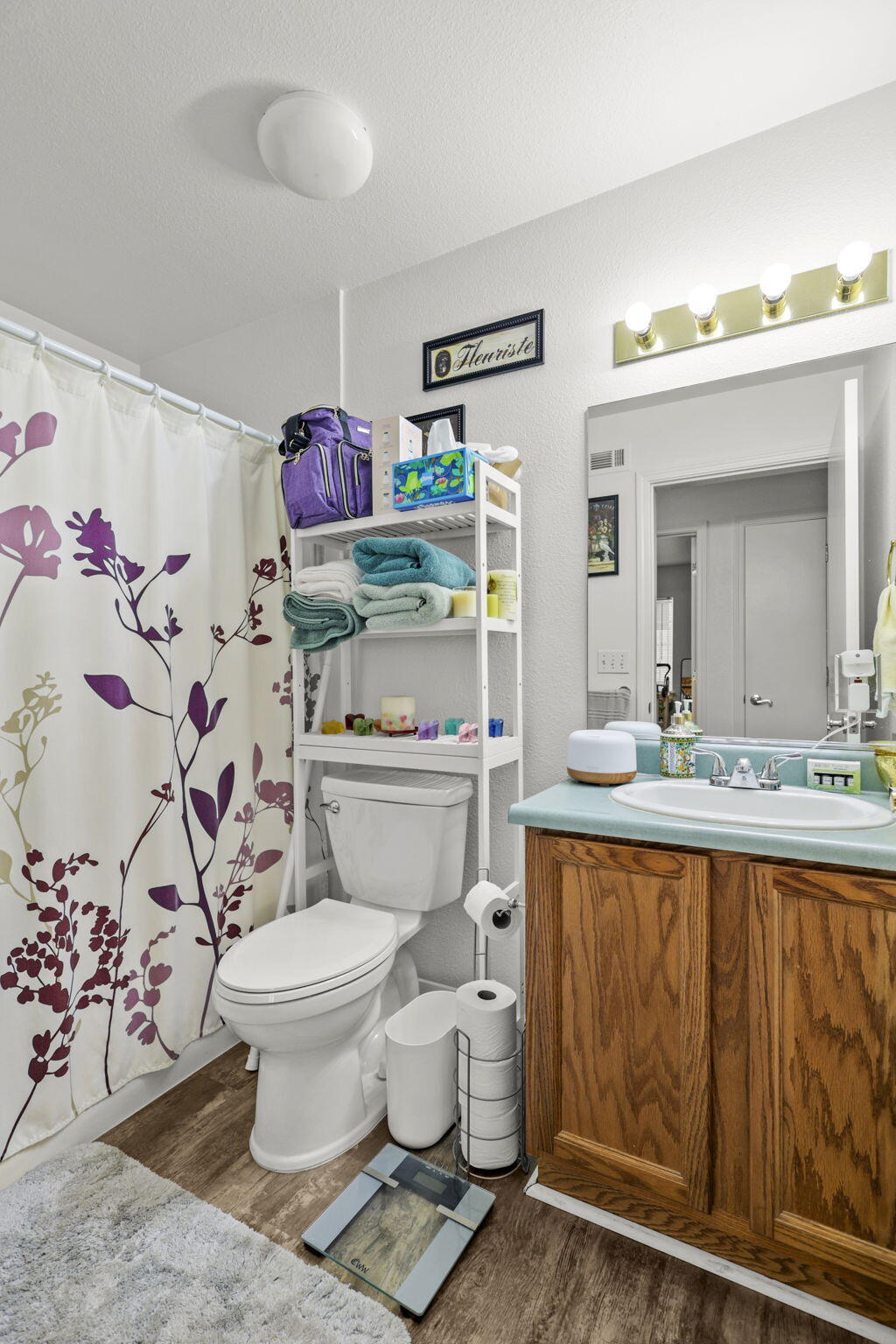726 Stonebriar Trail Redding, CA 96003 - Photo 12 of 16 Bathroom 2