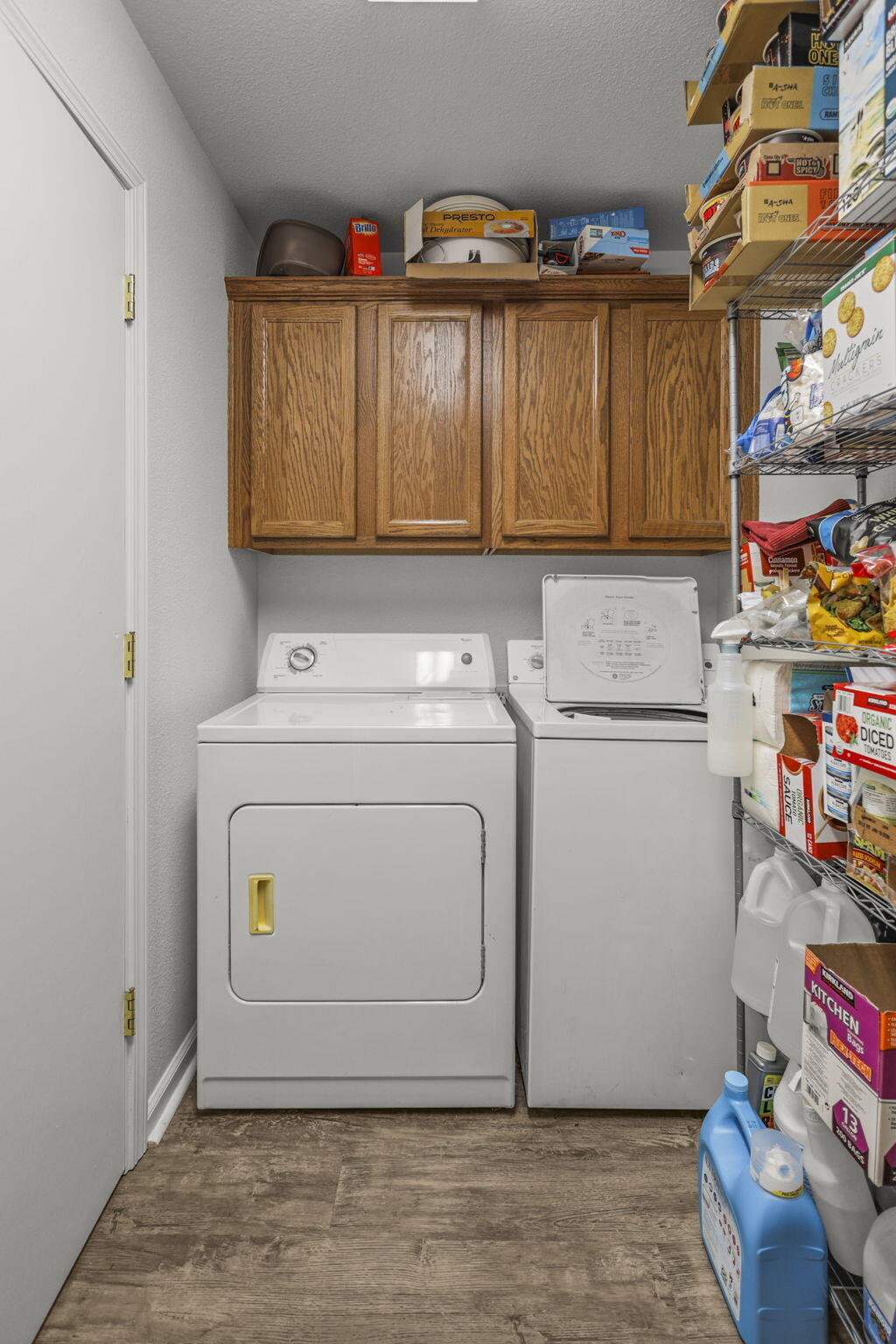 726 Stonebriar Trail Redding, CA 96003 - Photo 14 of 16 Laundry Room