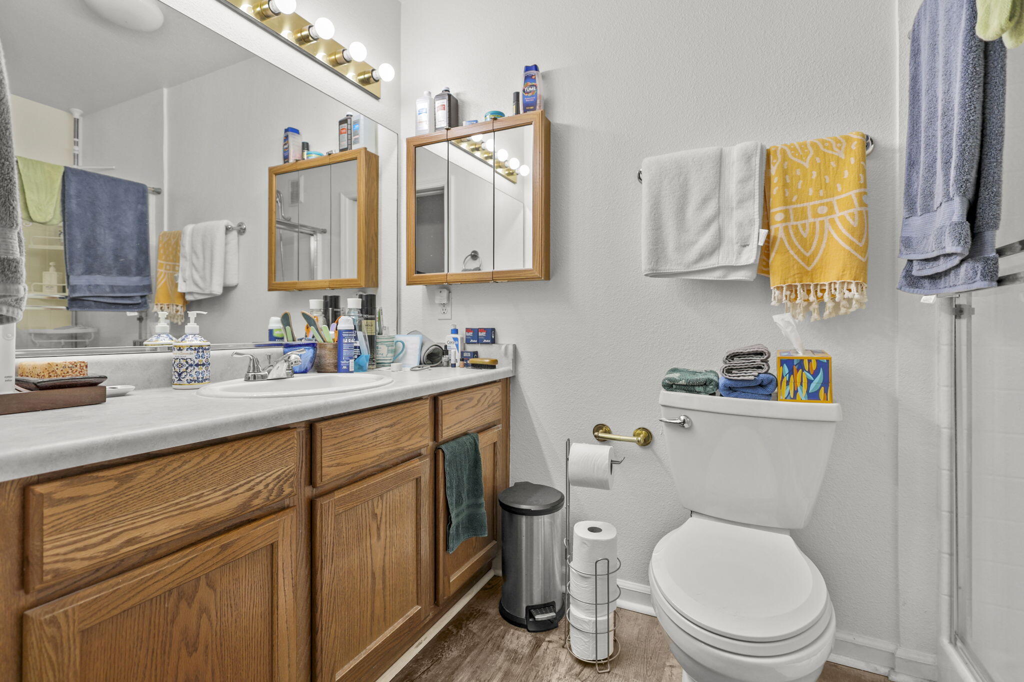 726 Stonebriar Trail Redding, CA 96003 - Photo 9 of 16 Bathroom 1