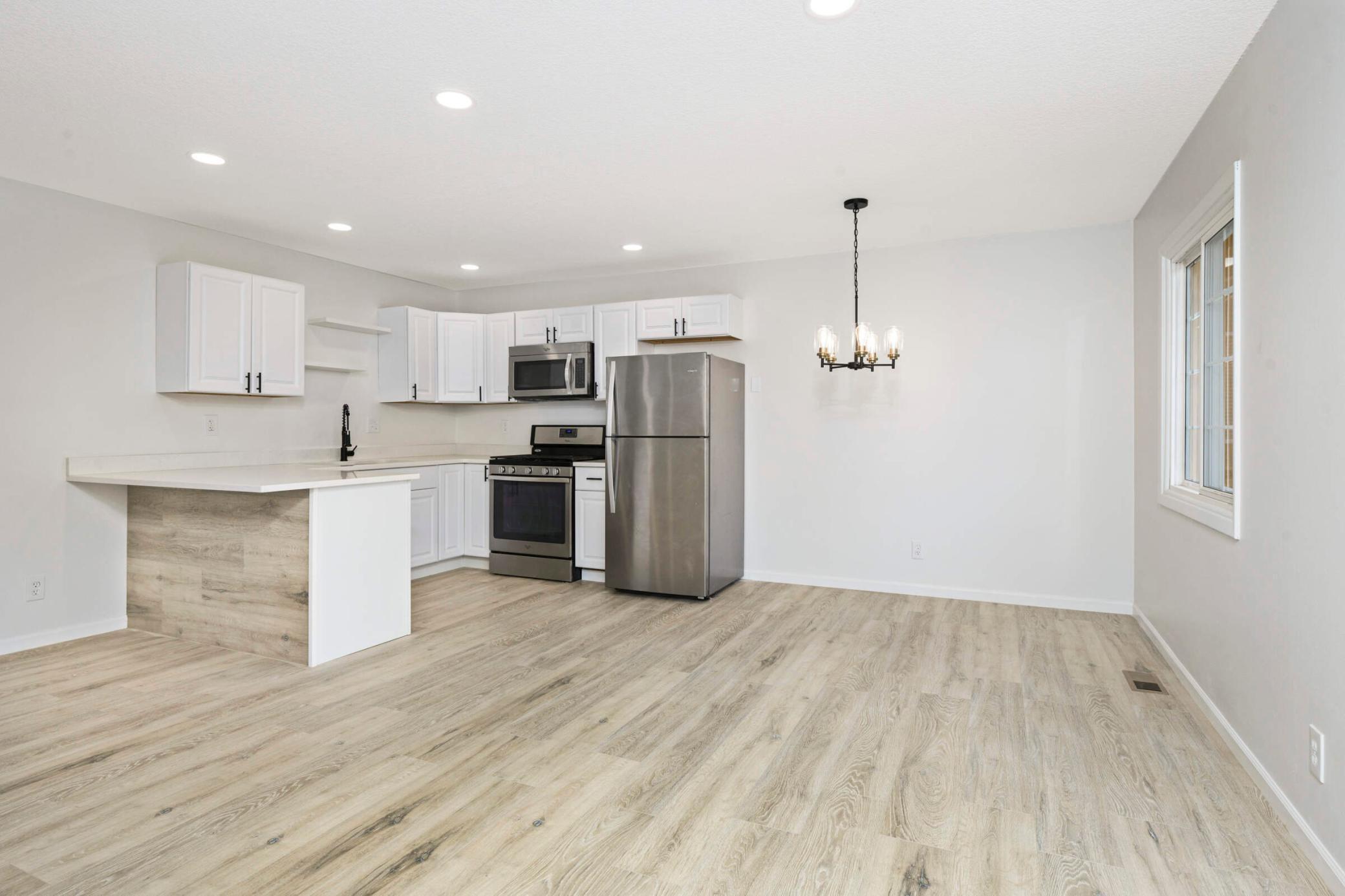3261 Valley Ridge Drive, Unit 9 Eagan, MN 55121 - Photo 6 of 22 Gallery Image 6