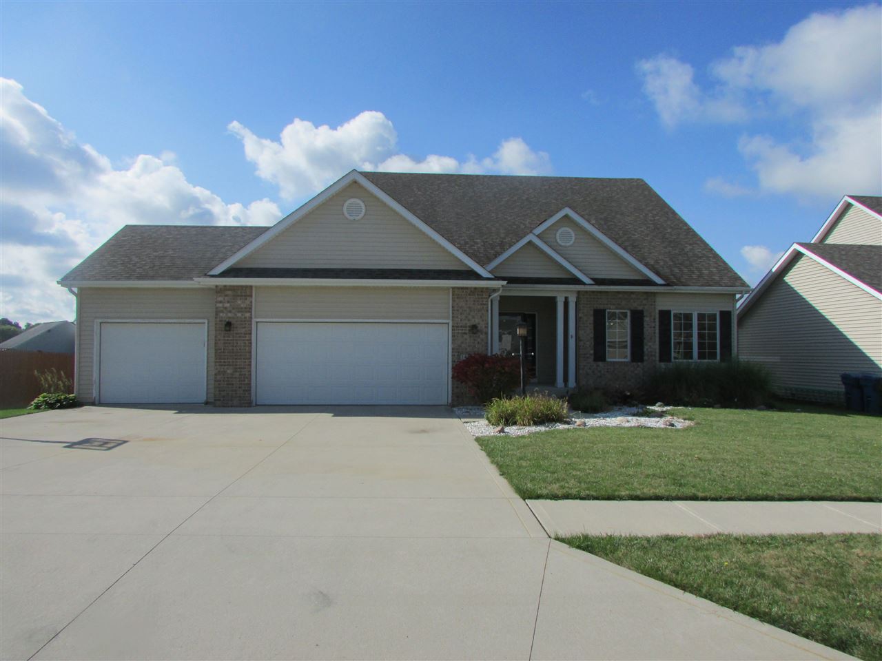 14909 Firethorne Path Fort Wayne, IN 46814 - Photo 1 of 27 Gallery Image 1