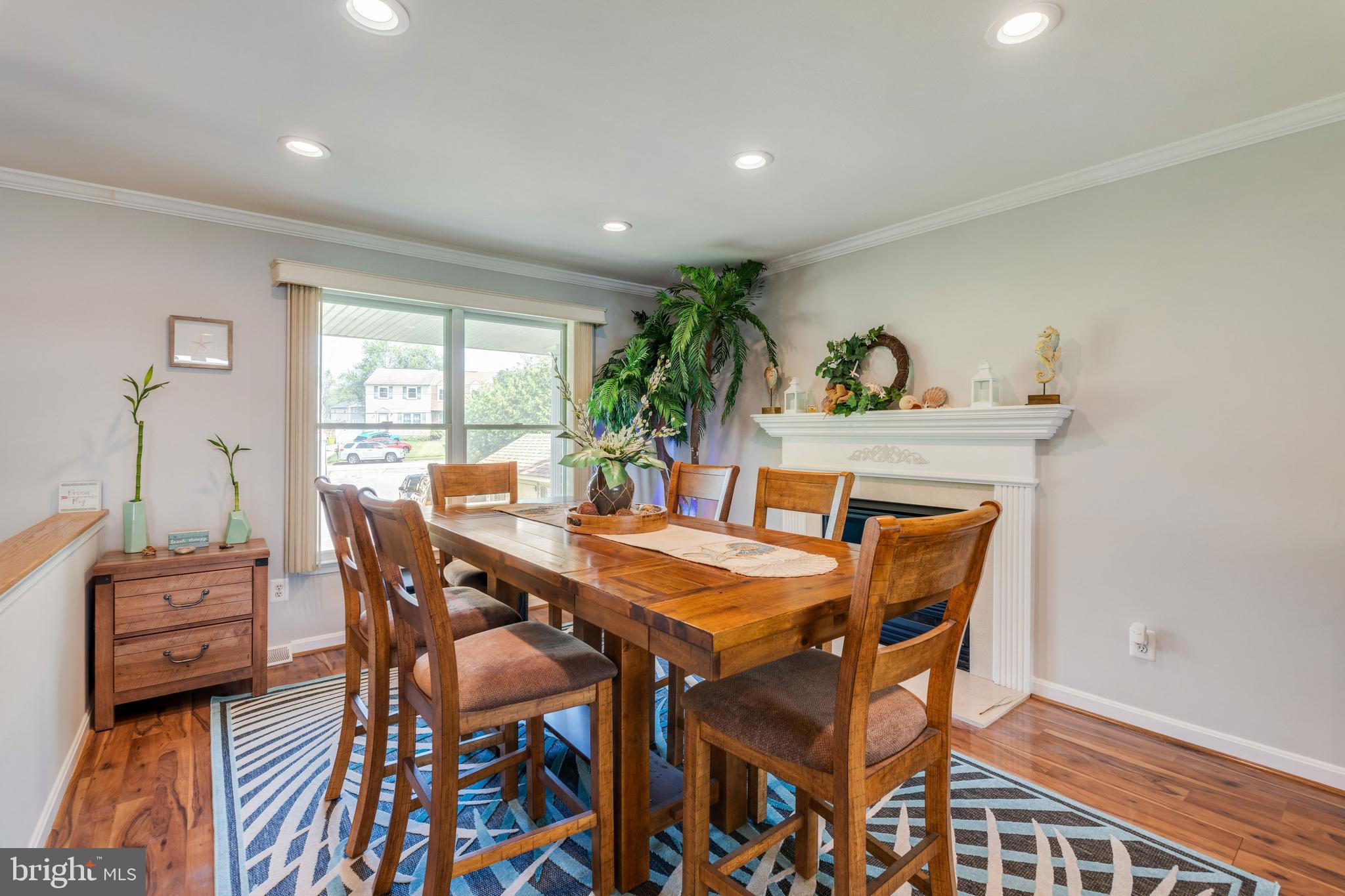 82 Johnson Road Pasadena, MD 21122 - Photo 14 of 76 Dining room w/recessed lighting
