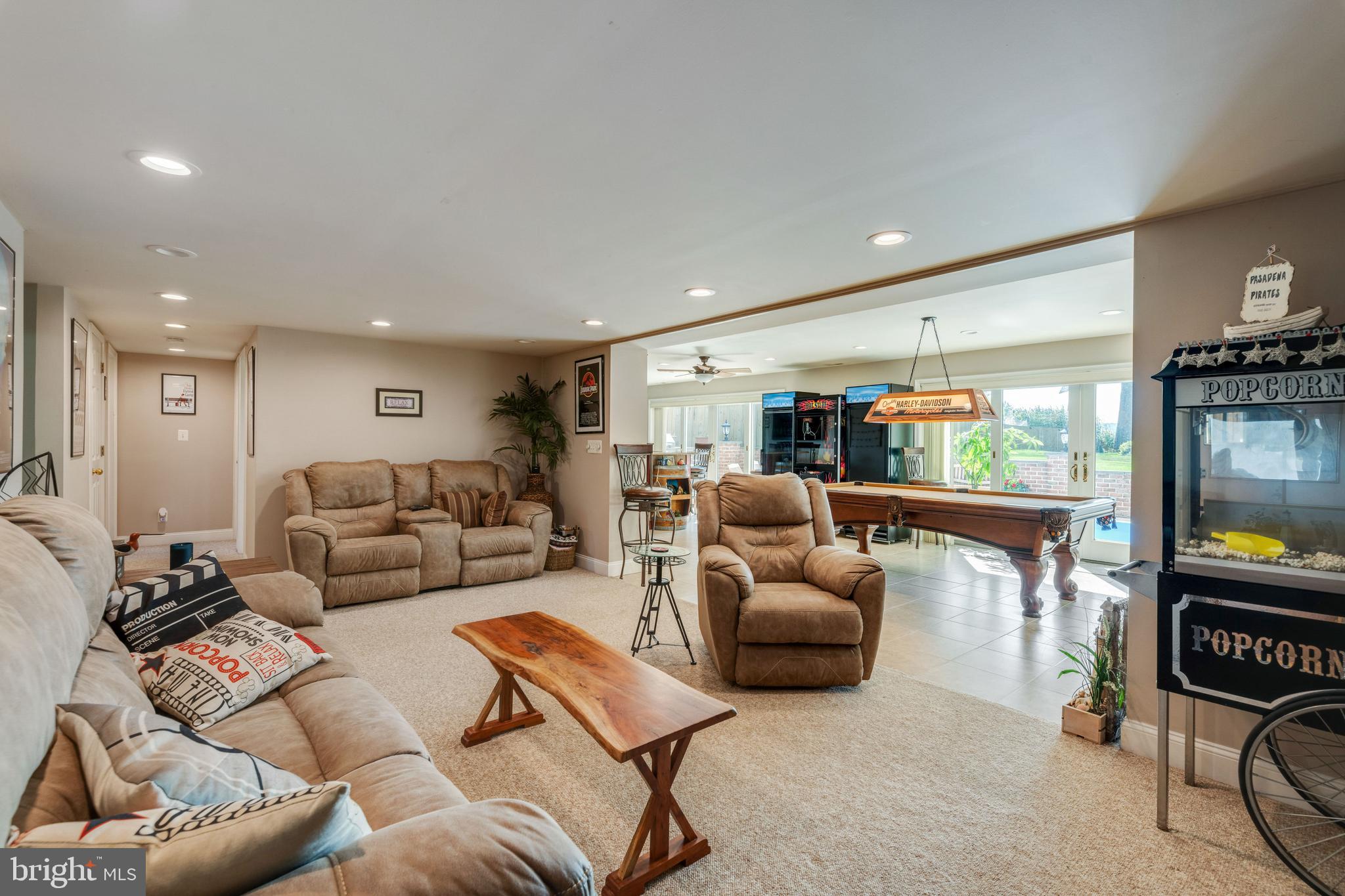 82 Johnson Road Pasadena, MD 21122 - Photo 35 of 76 Family Room w/recessed lighting